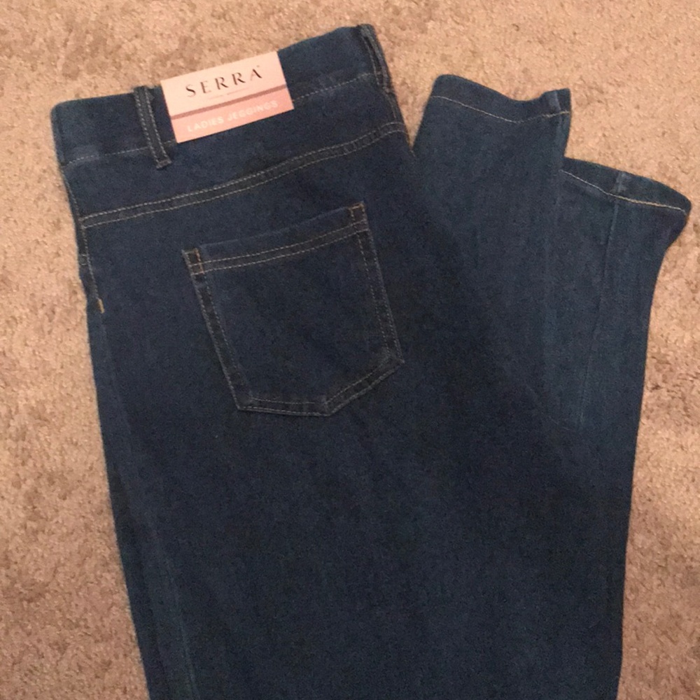 NWT Serra Jeggings